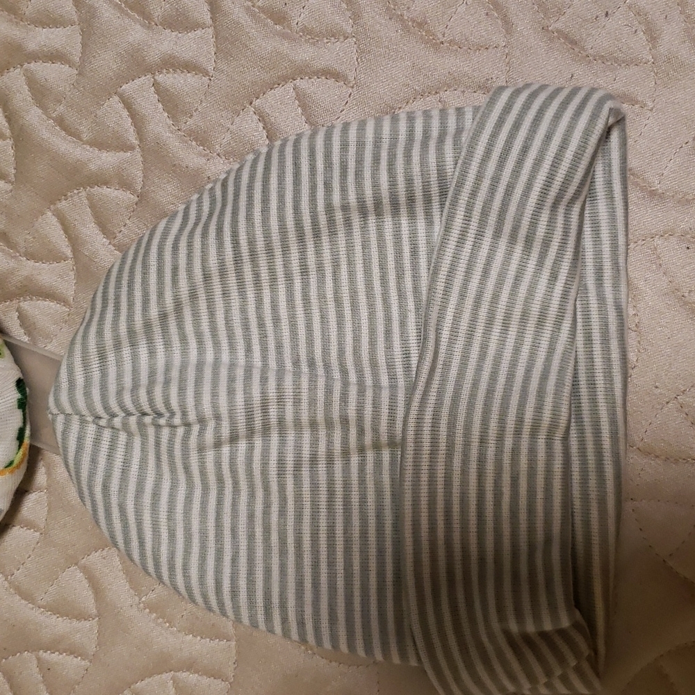 🔶️5 for $30🔶️ Baby Caps - Picture 6 of 6